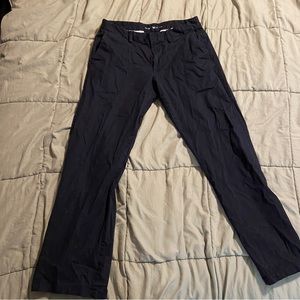 Men’s Old Navy Black Loose Ultimate Built-In Flex Dress Pants